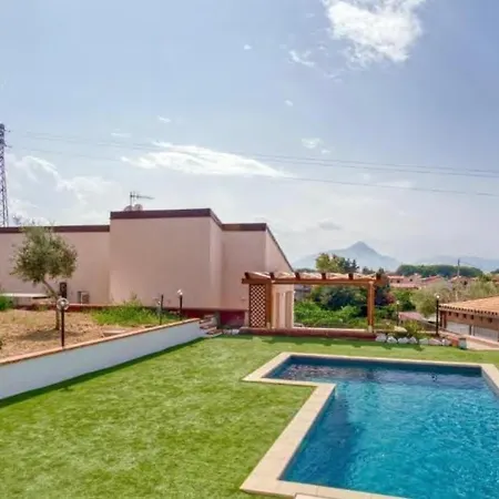 Laura Villa Cefalu